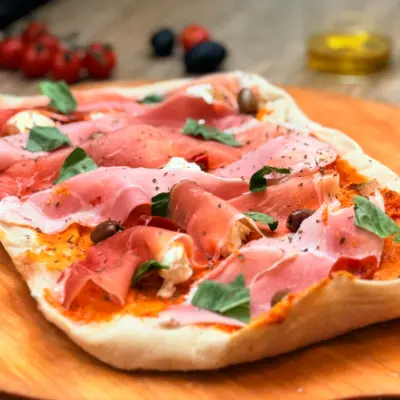 Pizza du dimanche soir Pinsa pesto rouge.webp